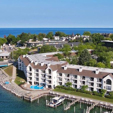 359 Edgewater Inn Charlevoix Esterno foto